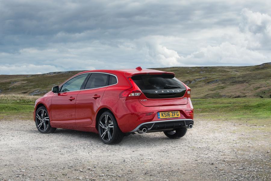  Volvo V40 D3 R-Design 2016 года  (UK) (фото 7 из 30)
